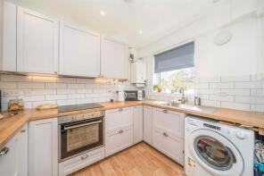 6, Courtlands Avenue, London SE12 8HZ