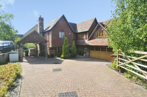 71, Woodlands Way, Hastings TN34 2FT
