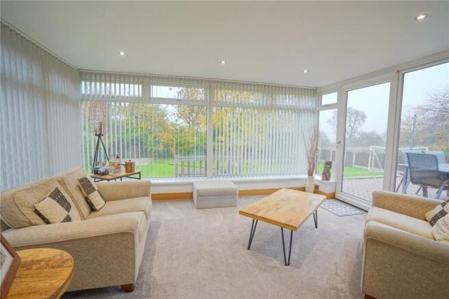 6 bed Detached for sale Image 10