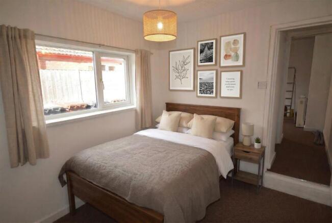 Bed1.jpg