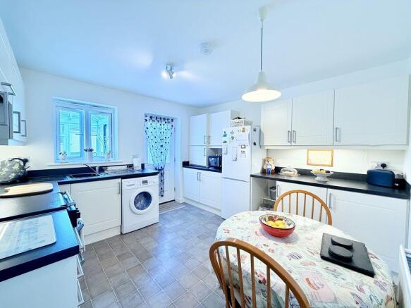 Thomas Hill Close, Llanfoist photo 4