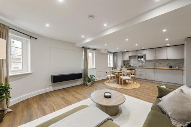 4HighamRd-ShowFlatWeb08.jpg