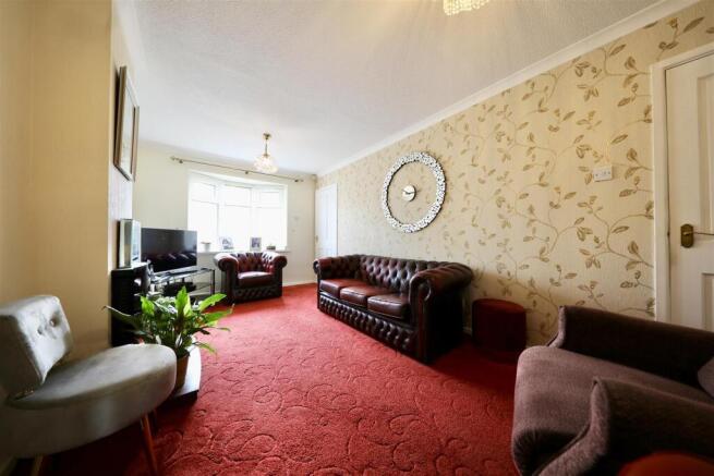 2 bed Semi-Detached Bungalow for sale Image 6