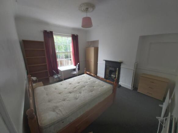 6 bed Terraced to rent Image 5
