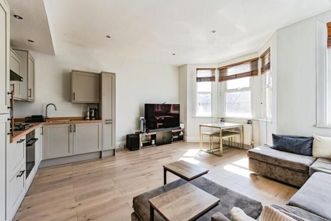 Limes Road, Croydon, Greater London photo 2