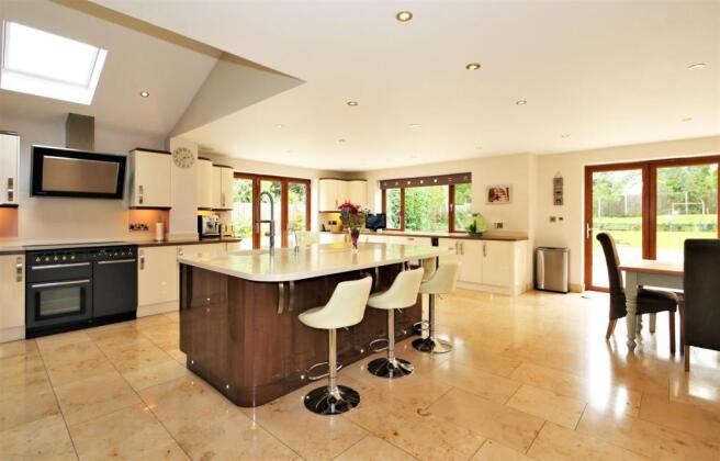 OPEN PLAN LIVING/KITCHEN/DINER