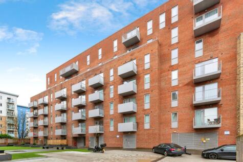 Petersfield Avenue, Slough