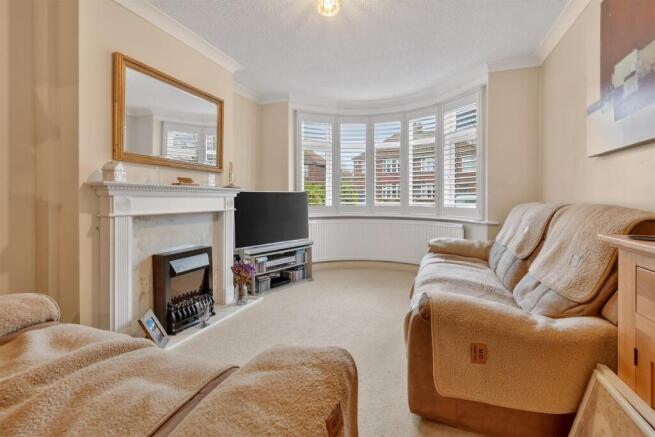 4 bed Semi-Detached for sale Image 12