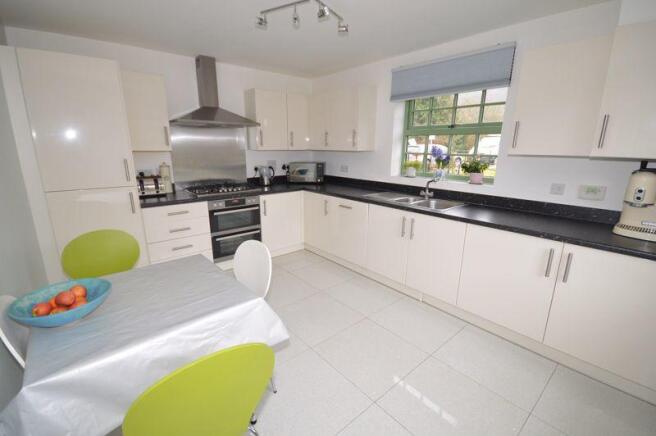 Kitchen/breakf...
