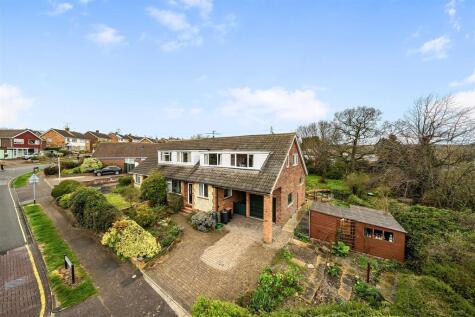 Curlew Crescent, Bedford