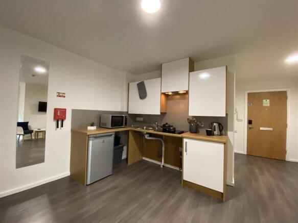 Studio to rent Image 9