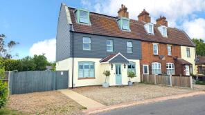 1, Seamans Cottages, Sidegate Road, Hopton, Hopton-on-sea NR31 9AS