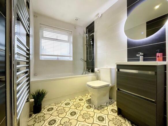 2 bed Semi-Detached Bungalow for sale Image 12