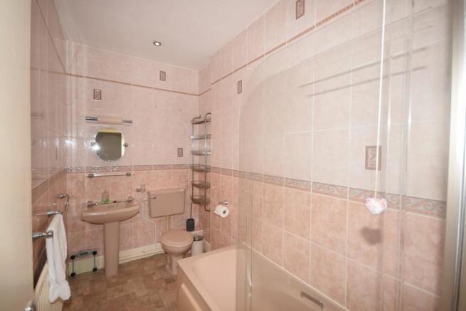 BATHROOM.JPG