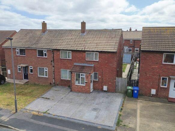 3 bed Semi-Detached for sale in whitby