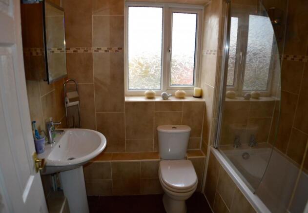 Bathroom (Family Bathroom)
