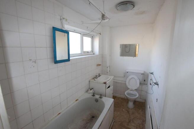 Johnpye property 28 Reigate Walk8.JPG