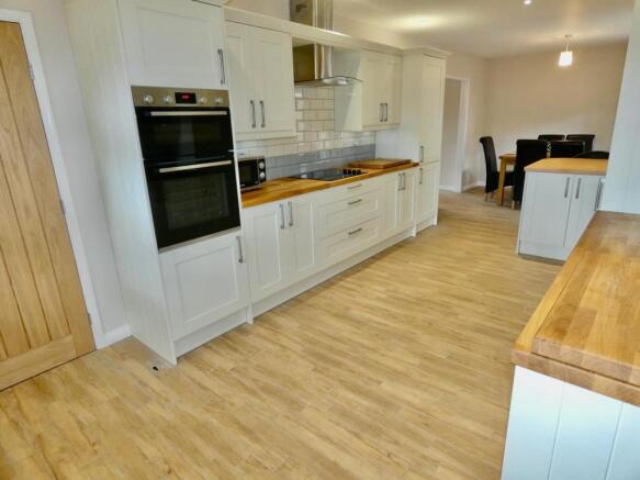 Kitchen/Dining Area