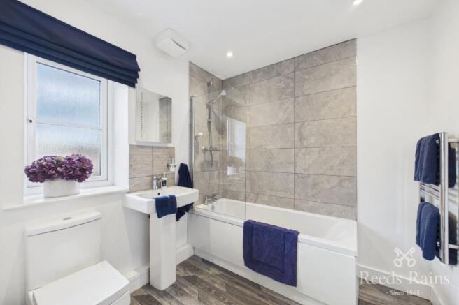 2 bed Apartment for sale Image 8