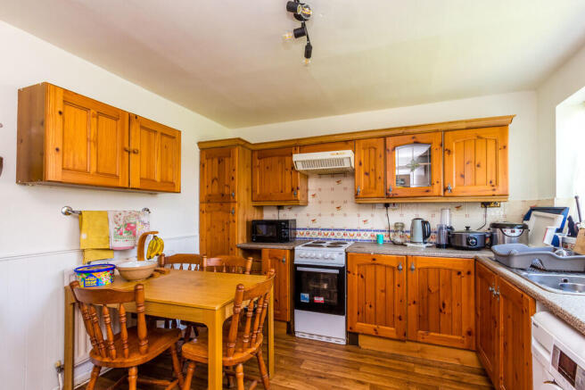 Kitchen/Breakfast...