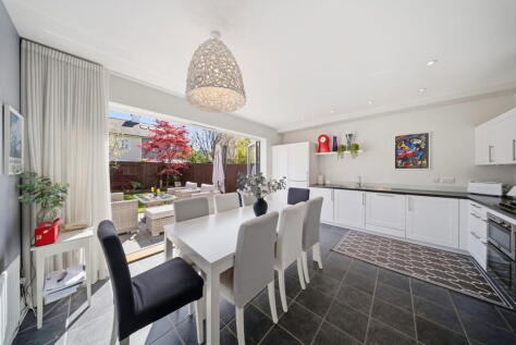 Beaumont Drive, Worcester Park, KT4 8FG