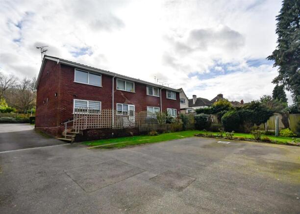 Flat 2, 474 Penn Road-8.jpg