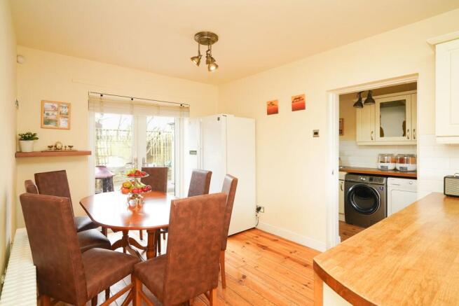 4 bed Detached for sale Image 4