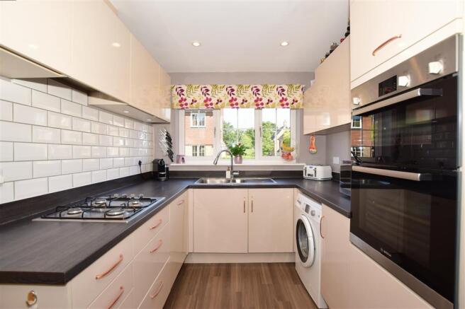 Kitchen/ Breakfast Area