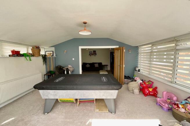 4 bed Detached for sale Image 11