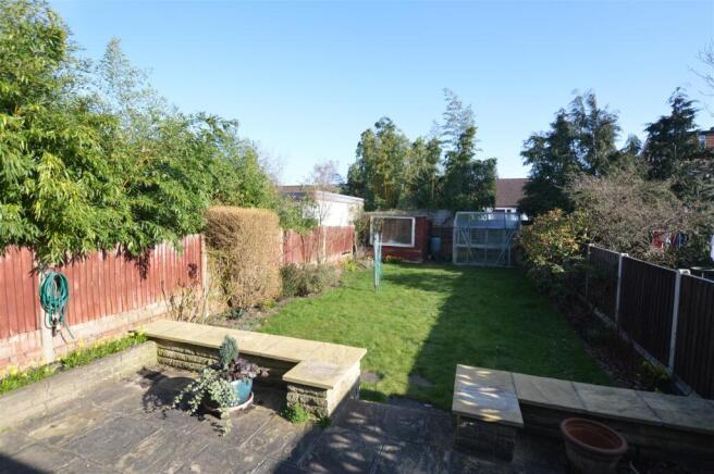 9 Villiers Ave gdn sunny.JPG