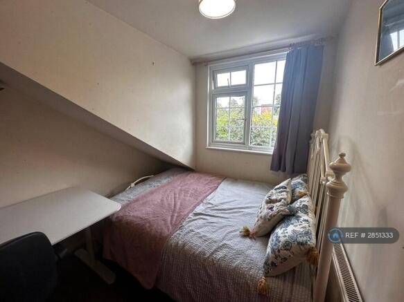 £609 Double Room With Large Desk