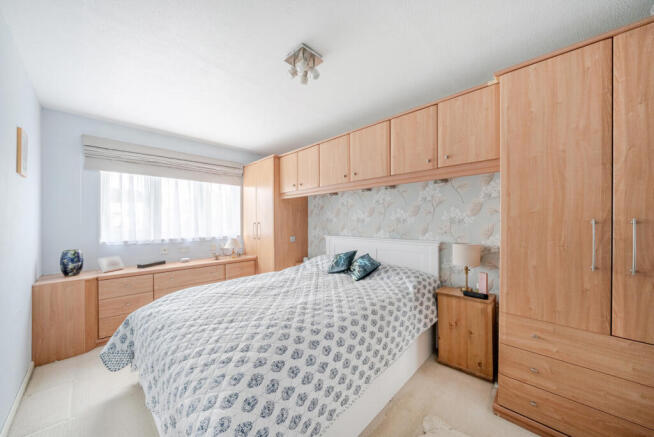 1404718-1-697b385...