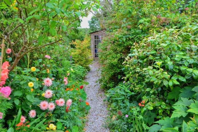 GARDEN 