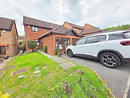Ynys Hir, Coed-Y-Cwm, Pontypridd