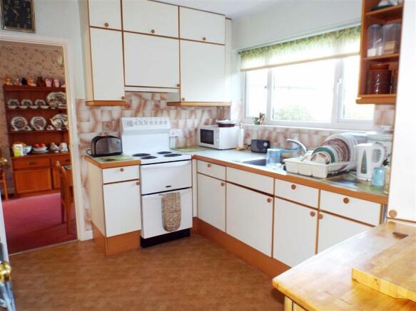 KITCHEN: