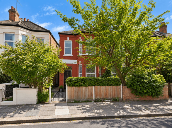 Studio Flat To Rent in Cricklewood.