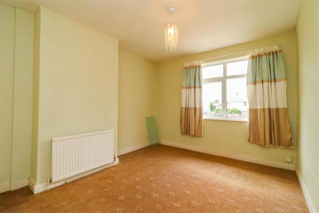 4 bed Semi-Detached for sale Image 8