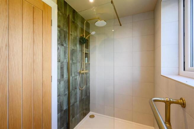 4 bed Semi-Detached for sale Image 10