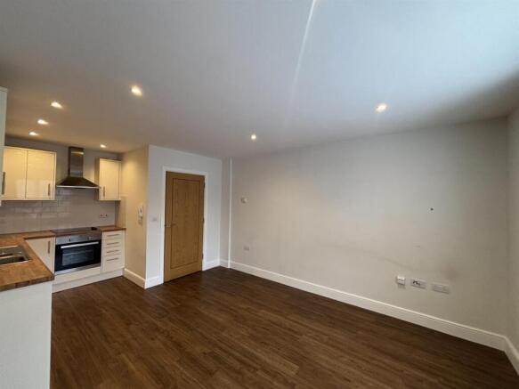 Kitchen 2.jpg