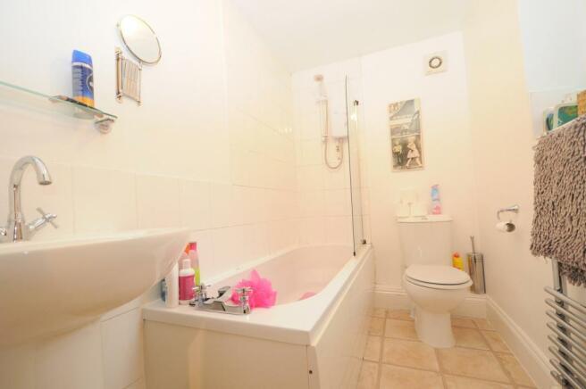 2 bed Terraced to rent Image 7
