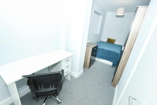 5 bed Private Halls to rent Image 12
