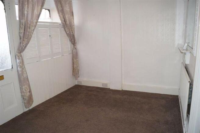 FRONT ROOM