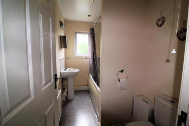 Bathroom.JPG