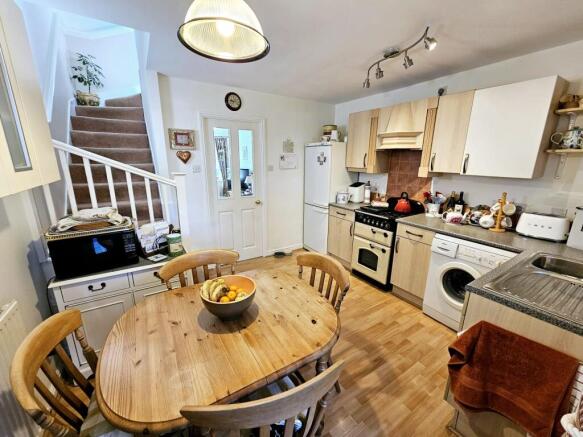 Robin Place, Crossgates, Scarborough, North Yorkshire photo 4