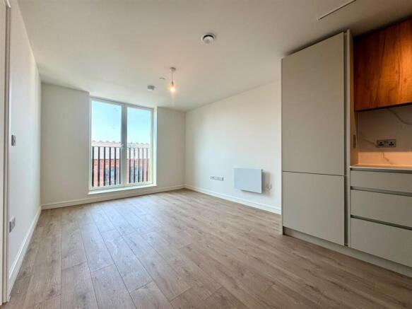 Living room pic 4.jpeg