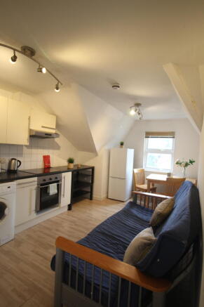 2 bed Flat to rent Image 6