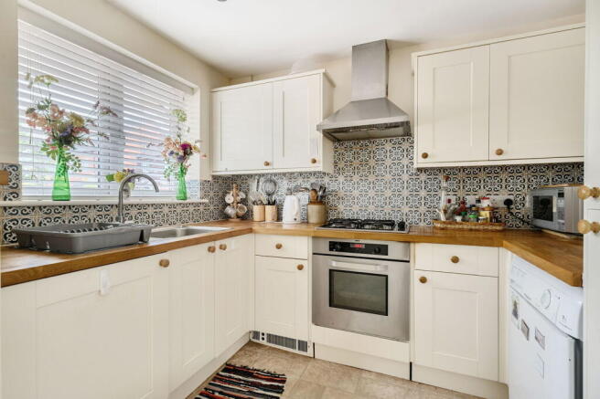 Cottington Drive, Tunbridge Wells, TN4 8BF photo 3
