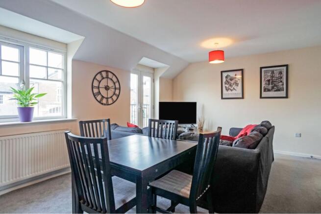 Lounge/Dining Room