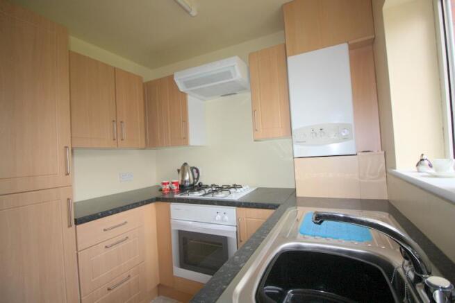Bungalow: Kitchen