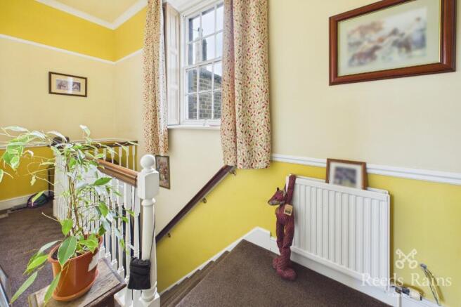 3 bed House for sale Image 4
